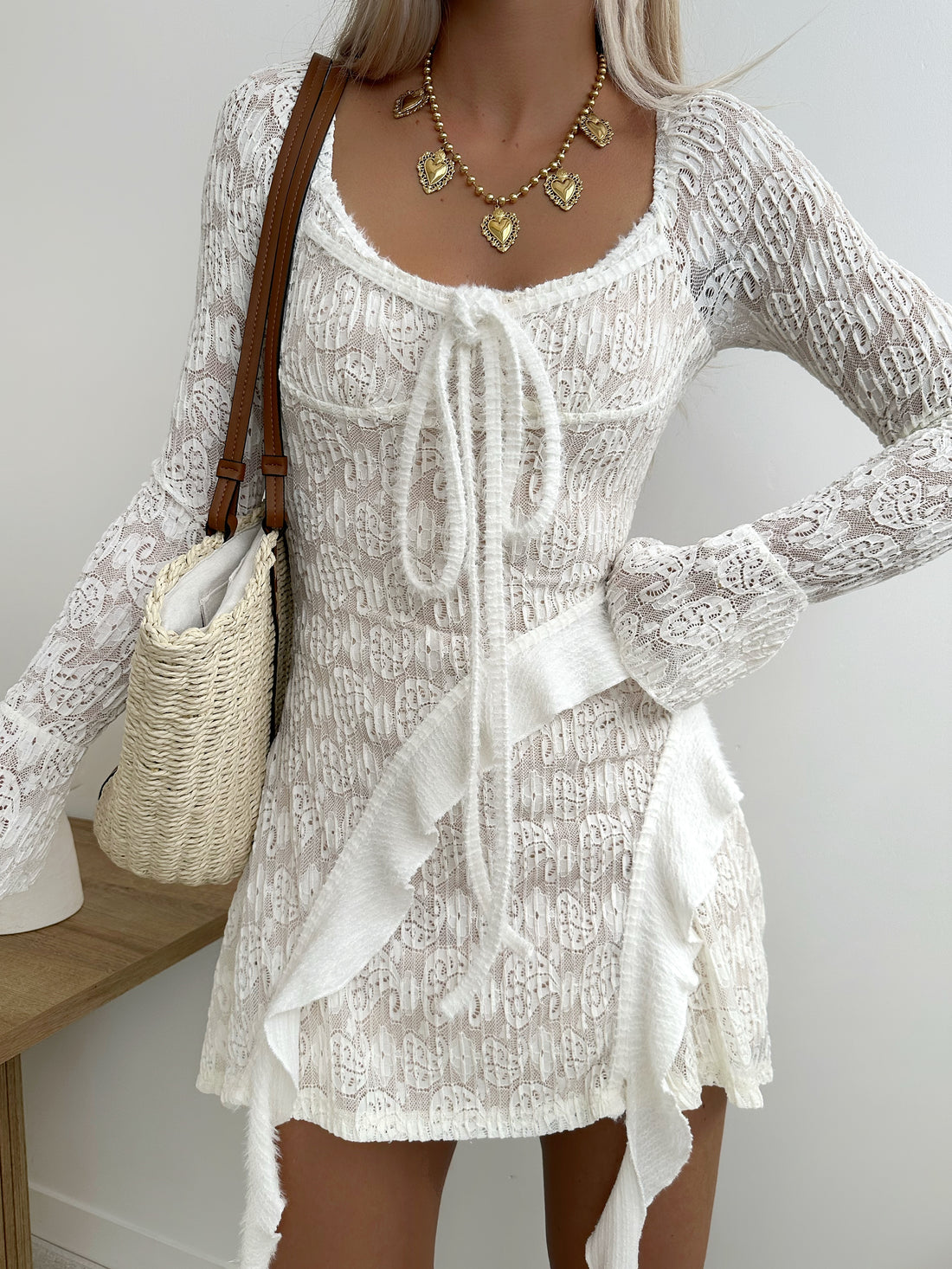 Robe courte en dentelle et volants ROSELA