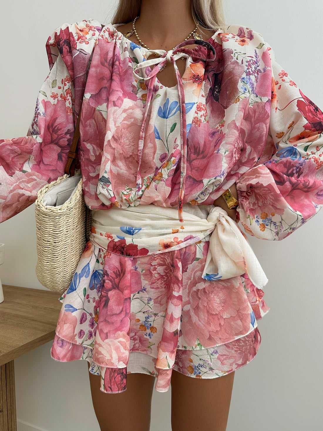 Robe volantée à imprimé fleuri et ceinture FREDERICA - fuchsia